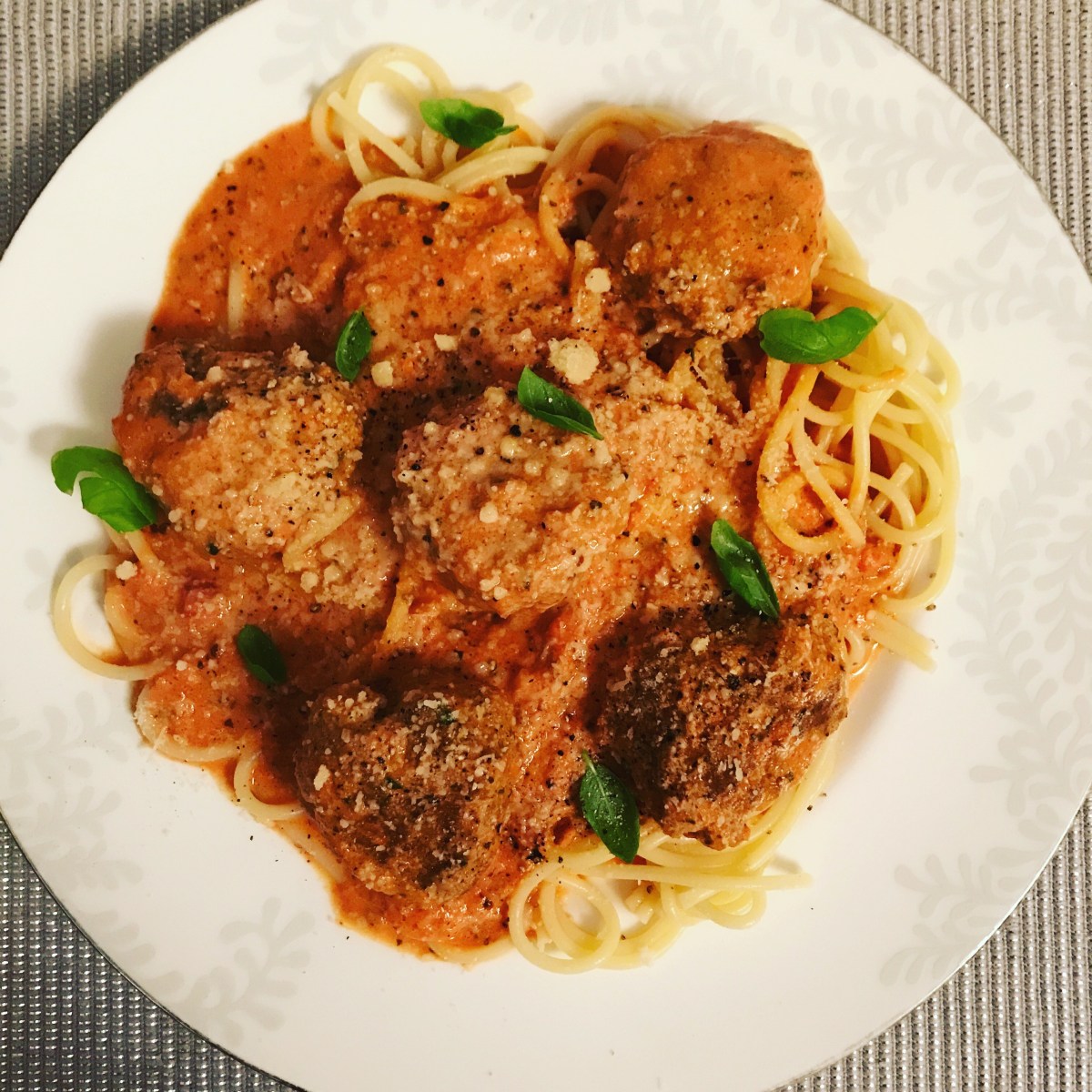 Meatballs and tomato&nbsp;sauce